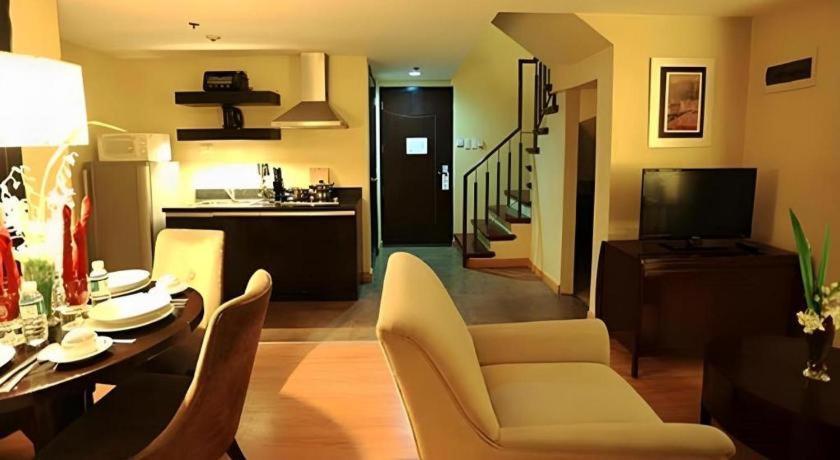 Lancaster Hotel Manila Mandaluyong Exterior photo