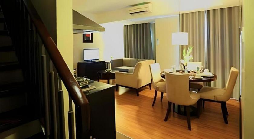 Lancaster Hotel Manila Mandaluyong Exterior photo